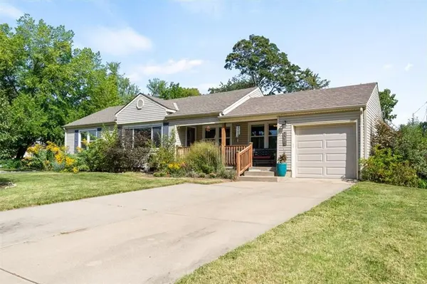 7218 W 86th ST, Overland Park, KS 66212