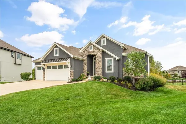 10706 W 171st TER, Overland Park, KS 66221