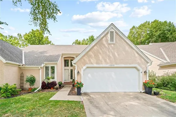 12212 Grant LN, Overland Park, KS 66213