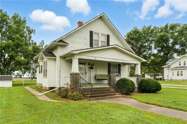 221 E Maple ST, Emma, MO 65327