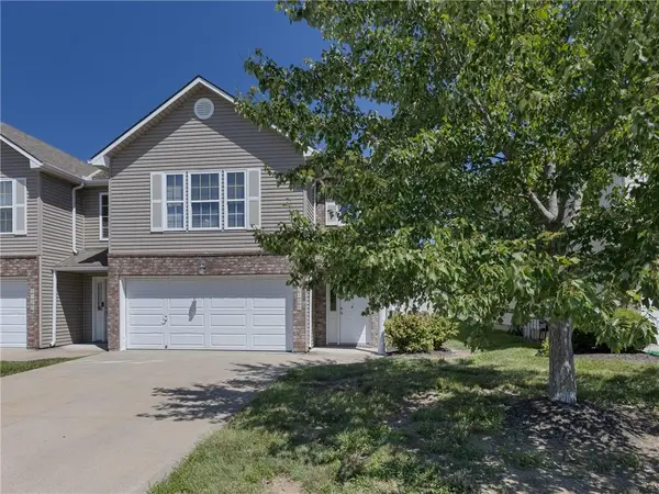 3125 NW Gateway DR, Blue Springs, MO 64015