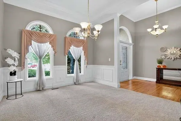 5609 NW 82nd ST, Kansas City, MO 64151