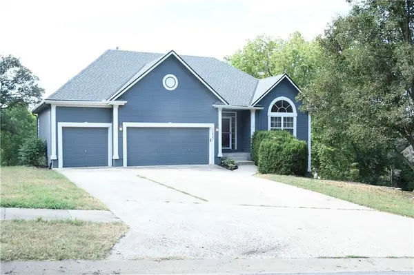 13821 Grove AVE, Bonner Springs, KS 66012