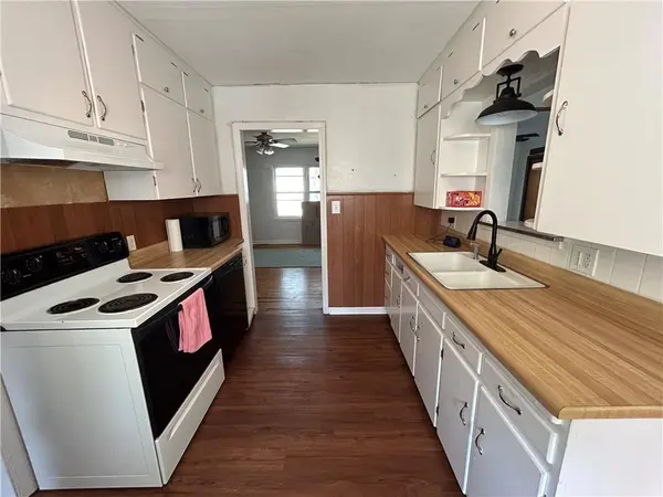 621 Charlotte ST, Grain Valley, MO 64029