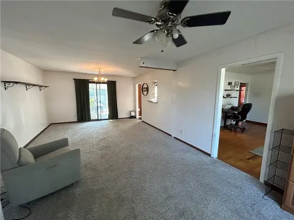 621 Charlotte ST, Grain Valley, MO 64029