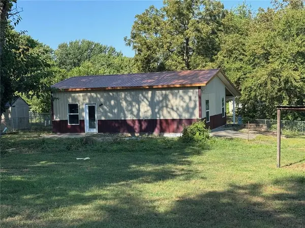 176 SE 431st RD, Warrensburg, MO 64093