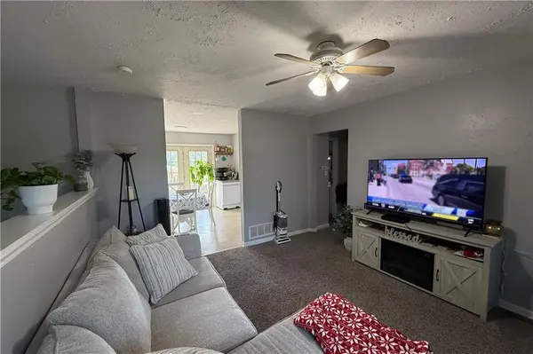110 E South AVE, Belton, MO 64012