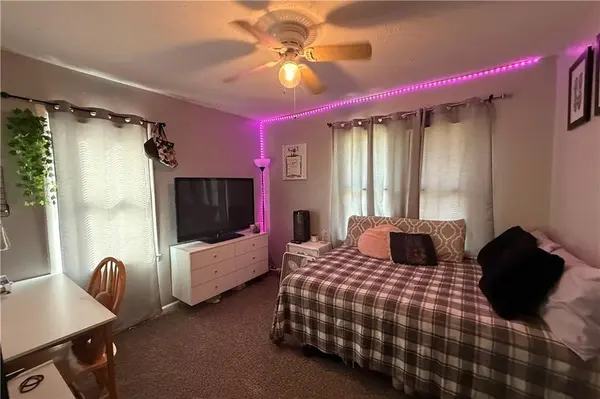 110 E South AVE, Belton, MO 64012