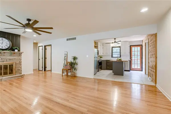 322 Maple ST, Liberty, MO 64068
