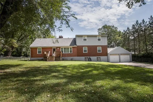 8103 Spring Valley RD, Raytown, MO 64138