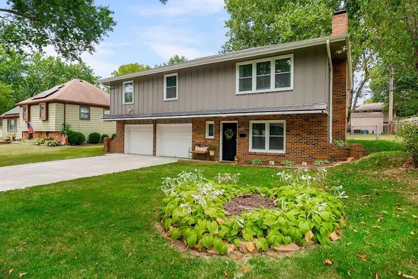 6914 Stearns ST, Shawnee, KS 66203