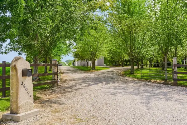 38005 E Stoenner RD, Sibley, MO 64088