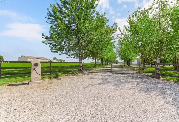 38005 E Stoenner RD, Sibley, MO 64088