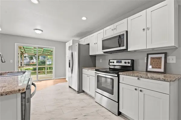 9 E 127th TER, Kansas City, MO 64145