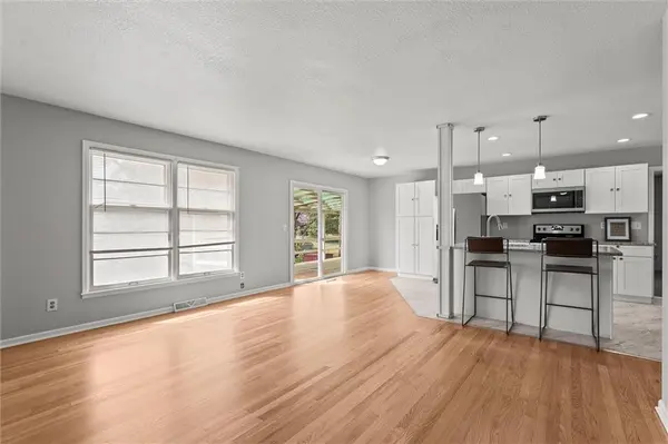 9 E 127th TER, Kansas City, MO 64145