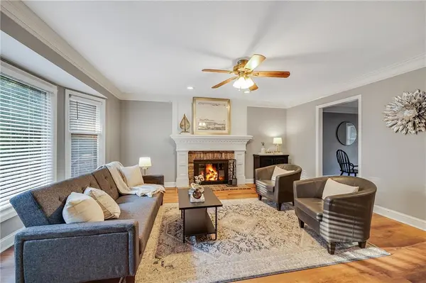 7824 N Park AVE, Kansas City, MO 64118
