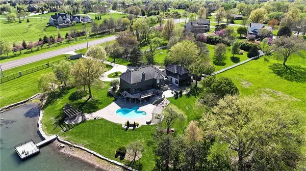 10380 W 179th ST, Overland Park, KS 66013