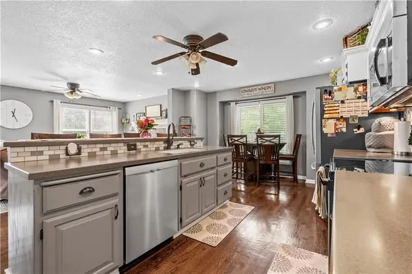 1801 Rainbow DR, Excelsior Springs, MO 64024
