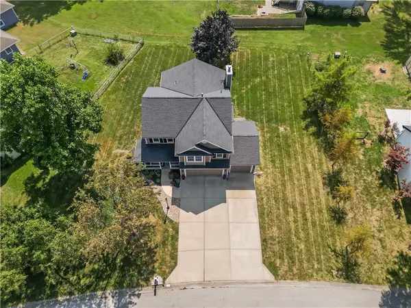 1801 Rainbow DR, Excelsior Springs, MO 64024