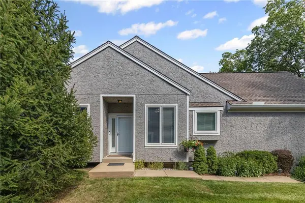 6718 W 126th CT, Overland Park, KS 66209