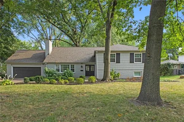 3811 W 98th ST, Overland Park, KS 66206