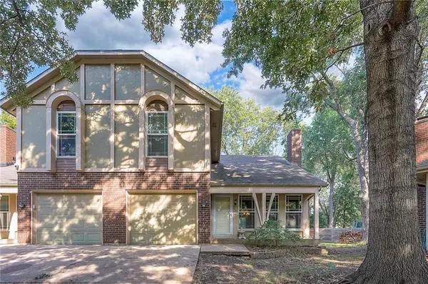 8542 Wedd ST, Overland Park, KS 66212