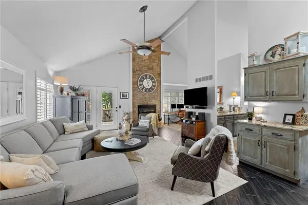12044 Mackey ST, Overland Park, KS 66213