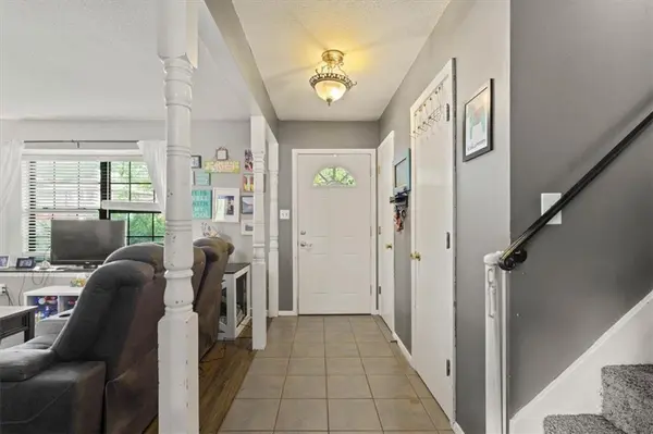 3004 NW Bristol CT, Blue Springs, MO 64015