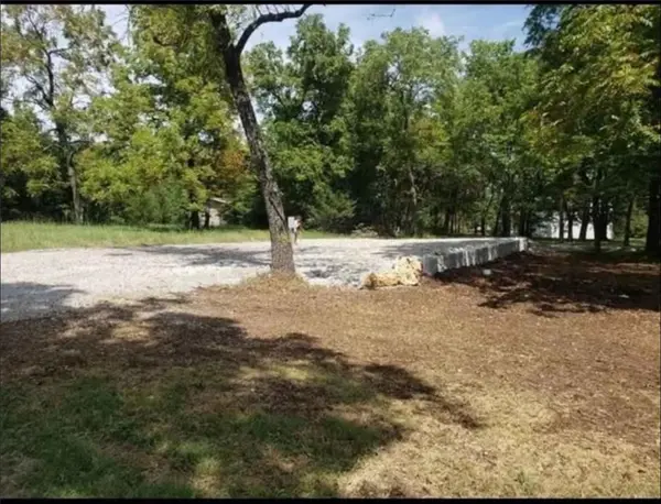 6 Bobcat TER, Mound City, KS 66056