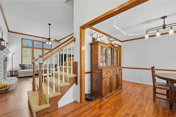 902 Aspen DR, Smithville, MO 64089