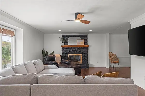 13337 Metropolitan AVE, Bonner Springs, KS 66012