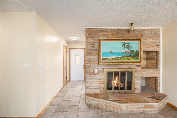 813 N Pawnee AVE, Independence, MO 64056