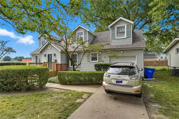 5840 Floyd ST, Overland Park, KS 66202