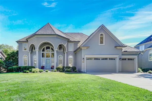 15414 Iron Horse CIR, Leawood, KS 66224