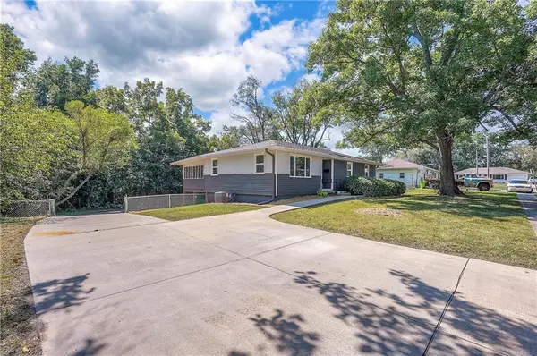203 Bowman ST, Harrisonville, MO 64701
