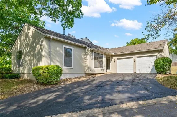 10786 Westgate RD, Overland Park, KS 66210