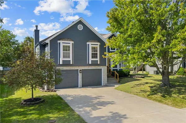 2029 SW 2nd ST, Lee's Summit, MO 64081