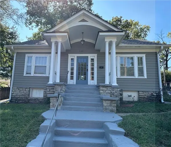 3821 E 59th TER, Kansas City, MO 64130