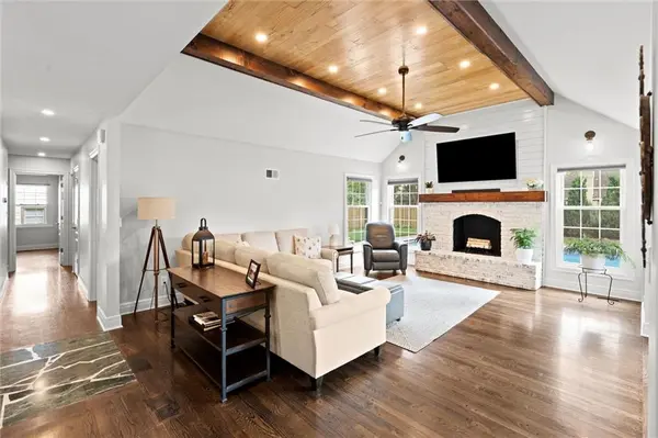 7617 W 98th TER, Overland Park, KS 66212
