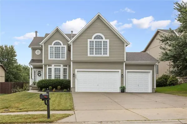 7905 W 155 PL, Overland Park, KS 66223