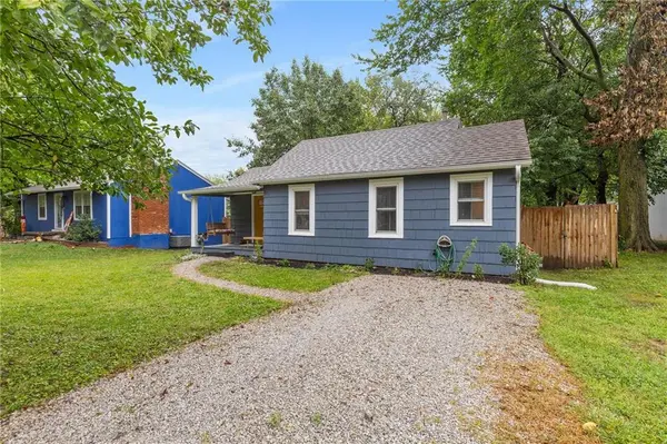 8503 Hayes ST, Overland Park, KS 66212