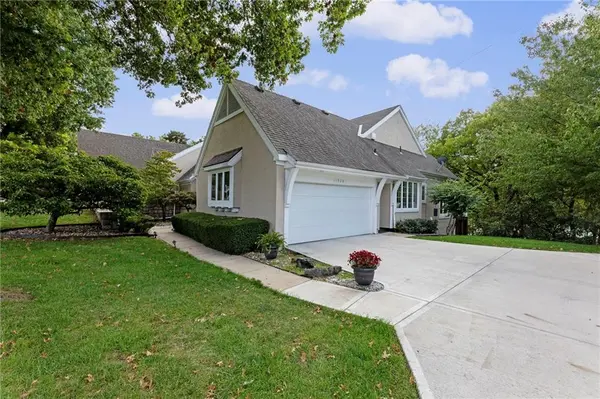 11928 Grant ST, Overland Park, KS 66213