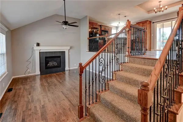 1604 Fairway CT, Pleasant Hill, MO 64080