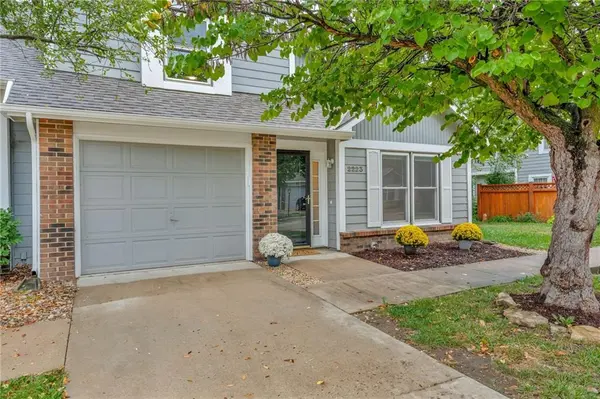2223 Breckenridge DR, Lawrence, KS 66047