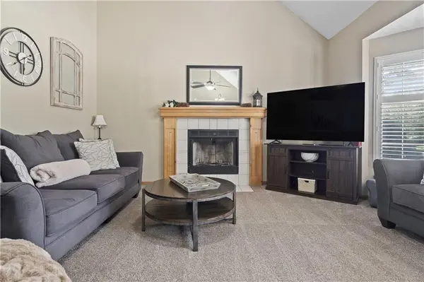 1002 N Parker TER, Olathe, KS 66061