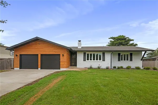 6600 W 93RD TER, Overland Park, KS 66212