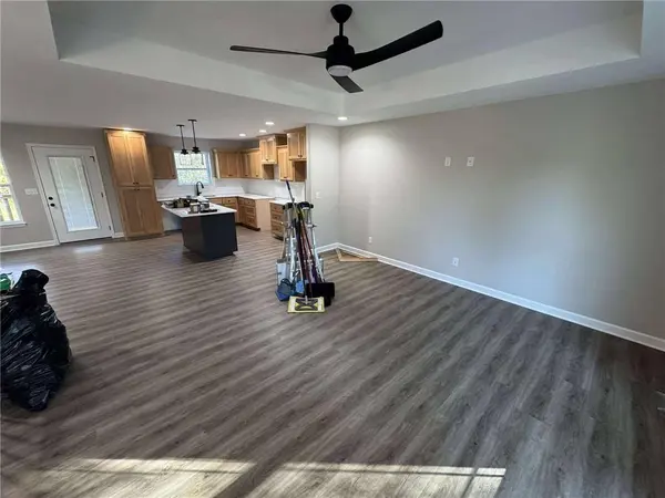 435 NW Division RD, Centerview, MO 64019