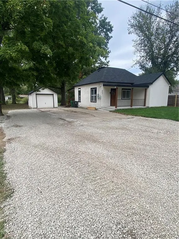605 A ST, Creighton, MO 64739
