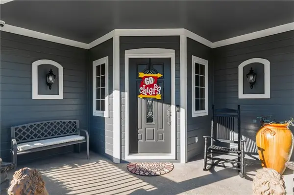 636 SW Lakeview DR, Grain Valley, MO 64029