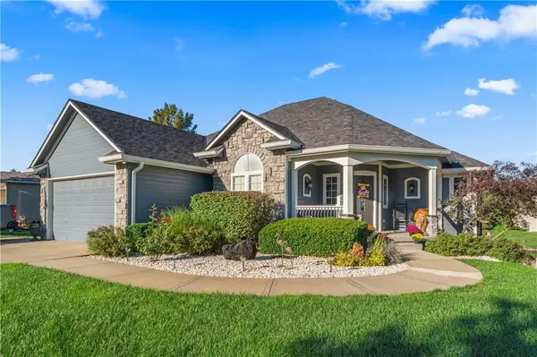 636 SW Lakeview DR,  Grain Valley,  MO 64029